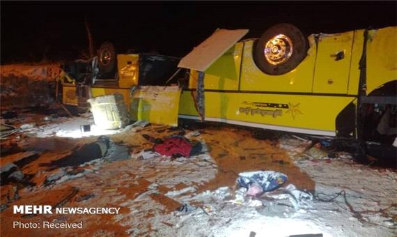 واژگونی اتوبوس با 3 کشته و 13 مجروح در قم