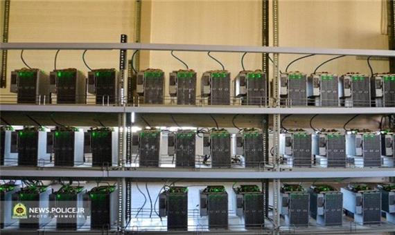 کشف 150 دستگاه استخراج بیت کوین در یک کارخانه متروکه قم