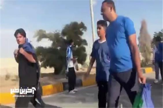 حضور هواداران استقلال در مسیر منتهی به ورزشگاه نقش جهان محل برگزاری مسابقه سوپرجام