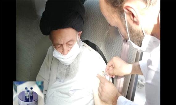 تزریق واکسن ایرانی به آیت‌الله علوی گرگانی