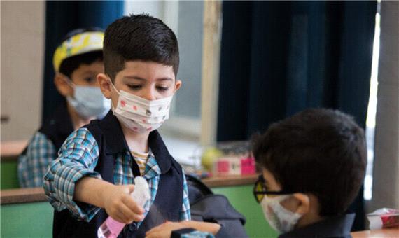 ابهام اظهارات وزیر بهداشت در اعلام خبر واکسیناسیون دانش آموزان