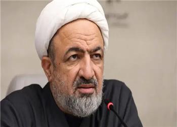 امتناع رسایی از حکم قاضی برای عذرخواهی از مجلس و محکومیت به 10 ماه حبس