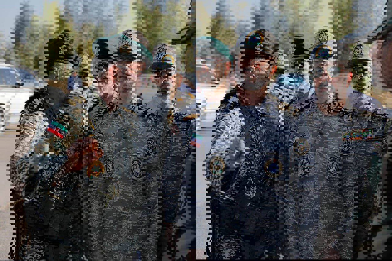 فرمانده کل ارتش: به هر شرارتی با قاطعیت پاسخ خواهیم داد