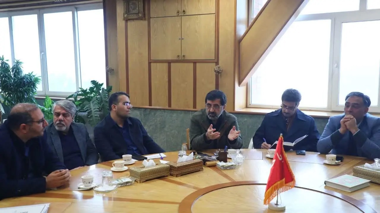 دیدار اعضای ستاد مدیریت شهرک‌سازی کشور با استاندار قم