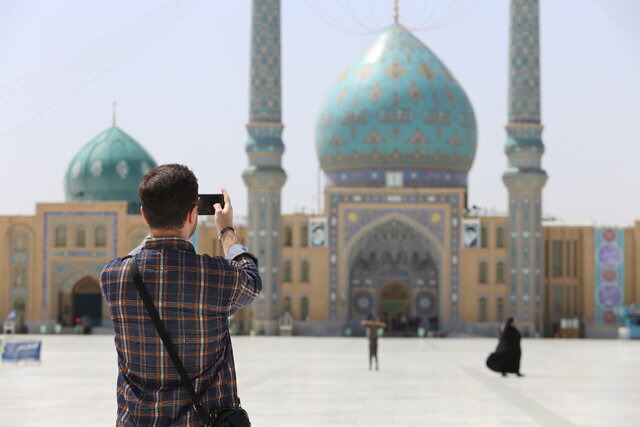 عکاسان سراسر کشور به روایت انتظار می‌پردازند