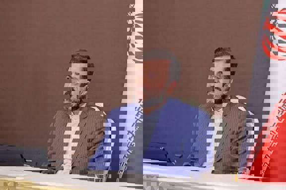 معاون بین‌الملل وزارت امور خارجه برای ابلاغ پیام رئیس‌جمهور عازم چین شد