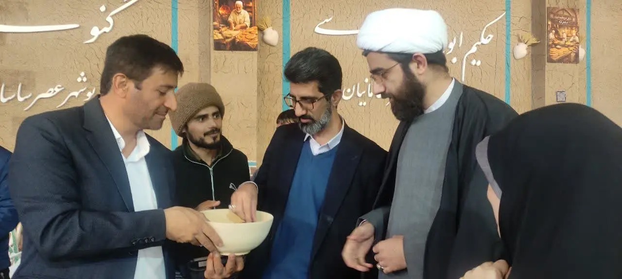 بازدید معاون استاندار قم از فعالیت نانوایی خدمت رسان به زائران جمکران