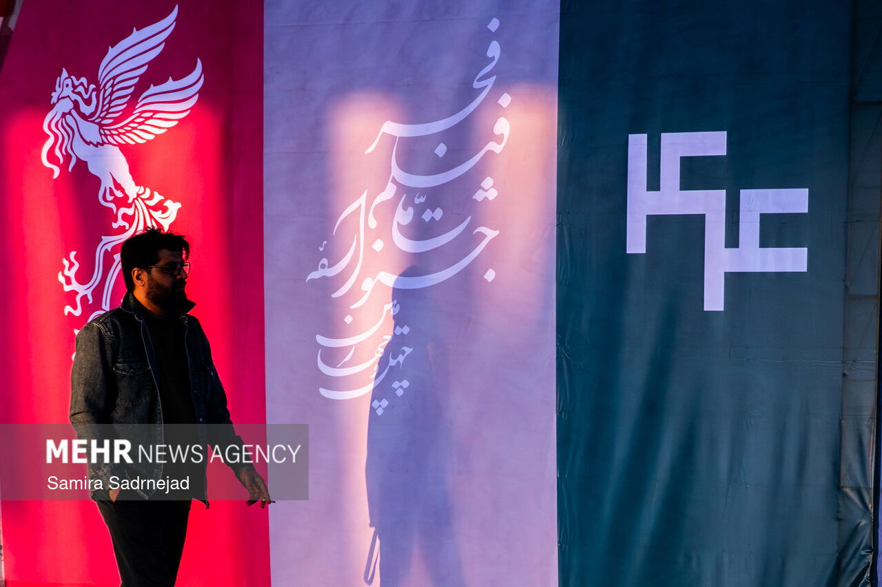 استقبال قمی ها از «کوچ» در پنجمین شب جشنواره فیلم فجر