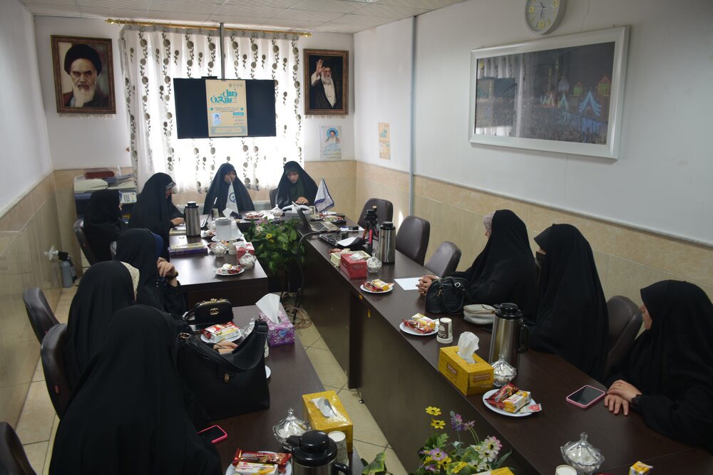 استاد دانشگاه: «توسعه» غربی، کرامت انسانی را نادیده می‌گیرد