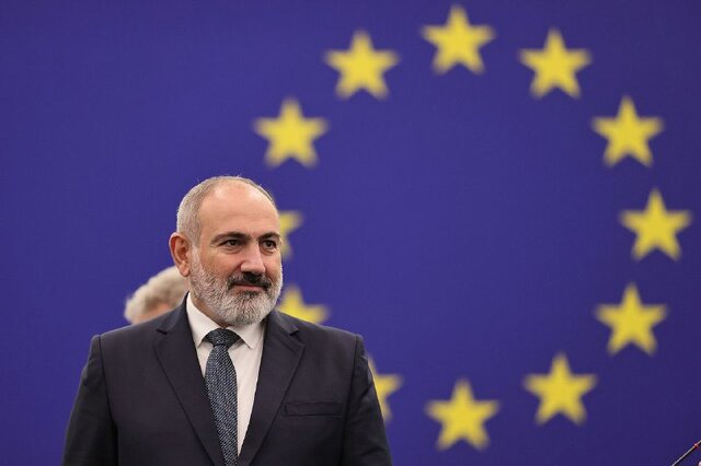 تبریک پاشینیان به مقام معظم رهبری و رئیس جمهور به مناسبت سالروز پیروزی انقلاب اسلامی