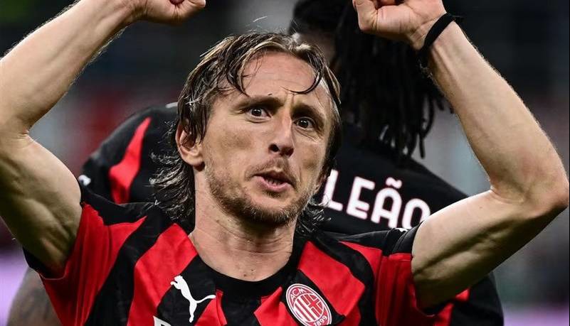 برتری میلان بر پیزا در شب اخراج رابیو