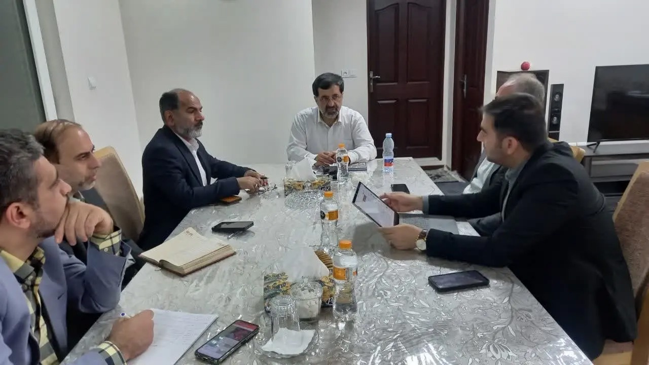 تأکید استاندار قم بر توسعه زیرساخت‌های کتابخانه‌ای استان