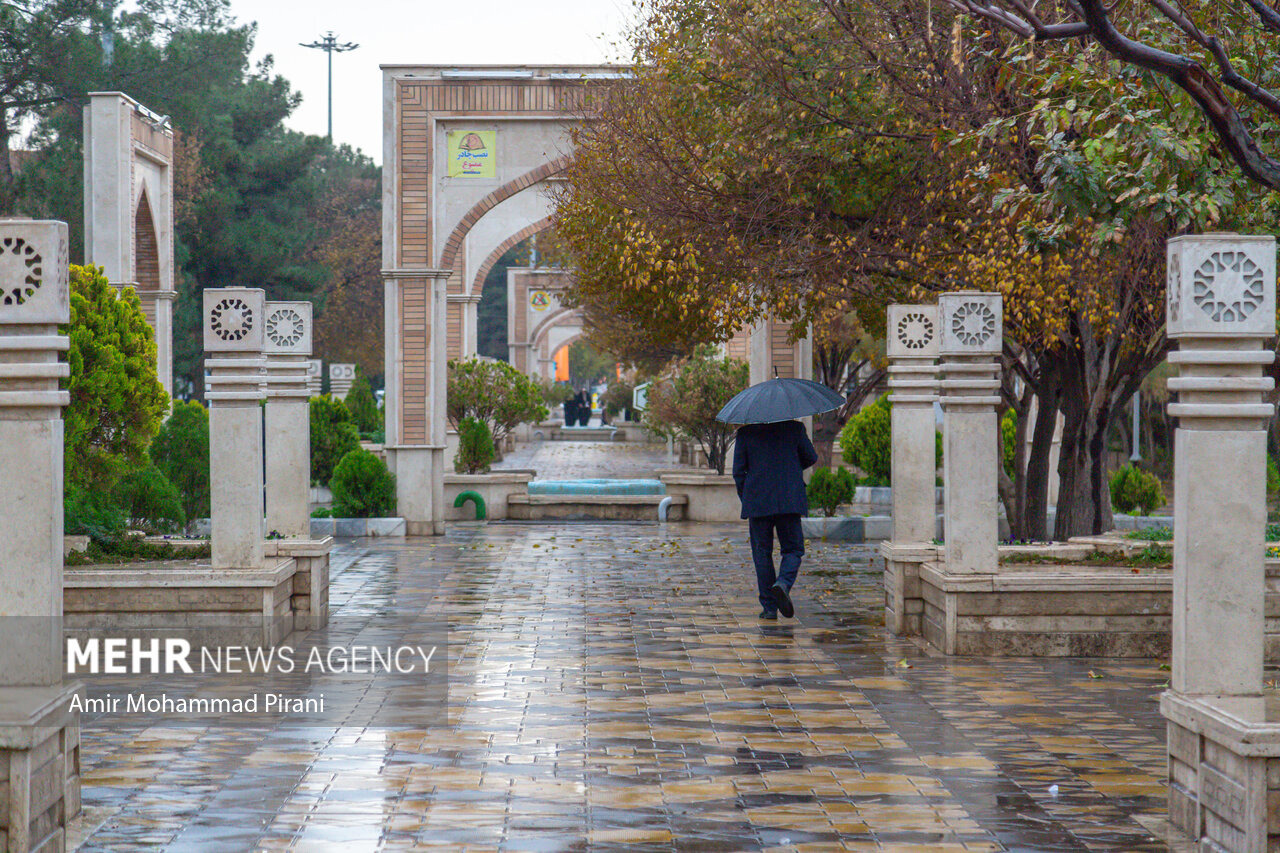 صدور هشدار نارنجی هواشناسی برای قم و پیش بینی بارش‌های پراکنده از امشب