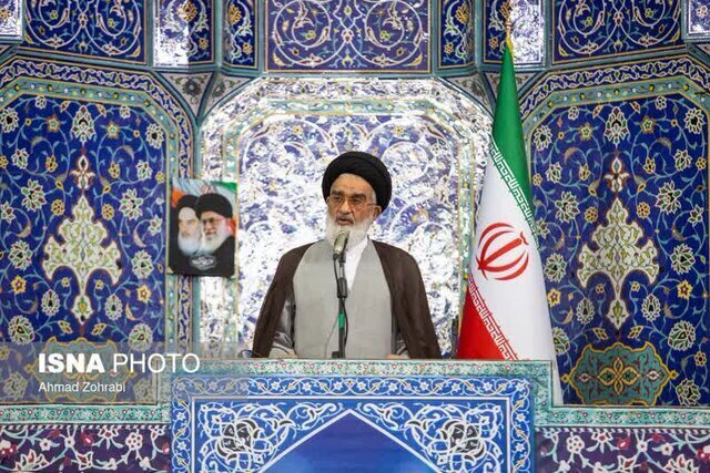امام جمعه قم: مردم و مساجد، پشتوانه موشک‌های ایران هستند