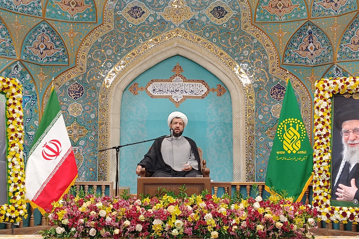 ازدواج، درهای رحمت الهی را به سوی زوجین می‌گشاید