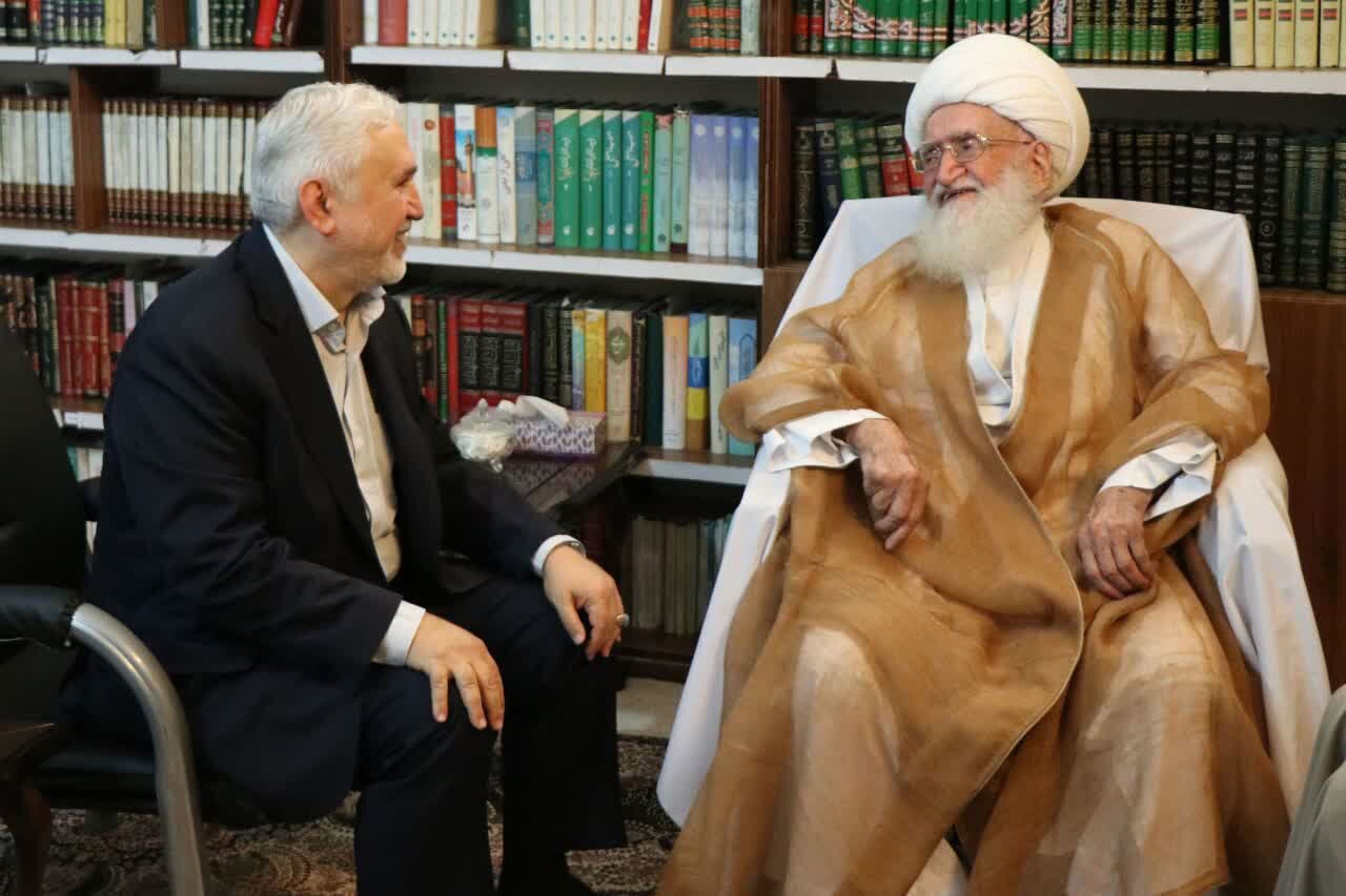 آیت الله نوری همدانی:امروز خدمت به مردم مهم‌ترین وظیفه مدیران نظام است