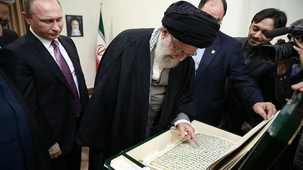 ماجرای قرآن اهدایی پوتین به آیت‌الله خامنه‌ای