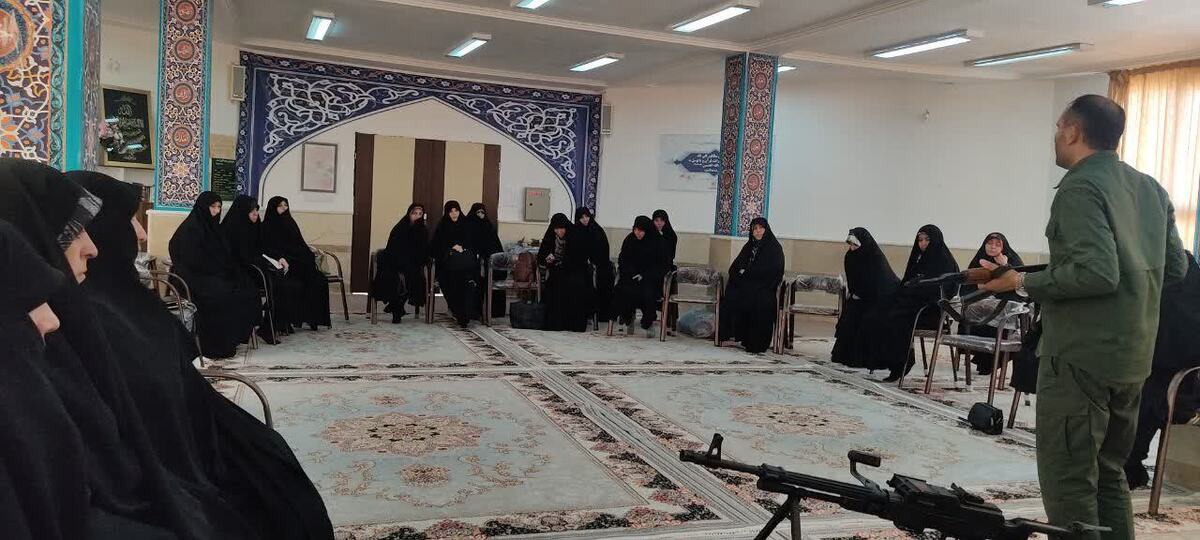 ارتقای توانمندی دفاعی و بصیرتی طلاب در مدرسه علمیه الزهراء