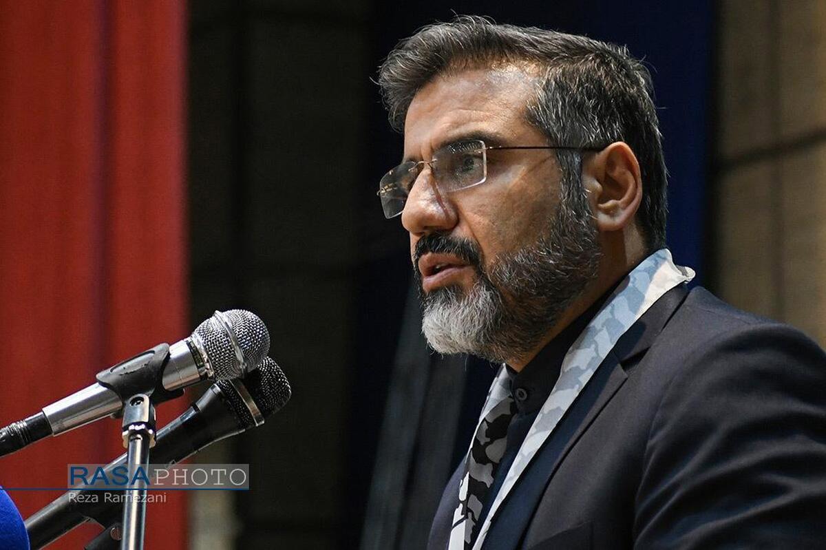 شهید رئیسی با ولایت‌پذیری محض، کشور را از بحران عبور داد