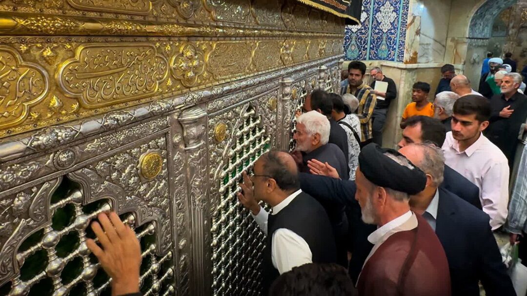 تشرف سفیر جدید پاکستان به زیارت حرم حضرت معصومه (س)