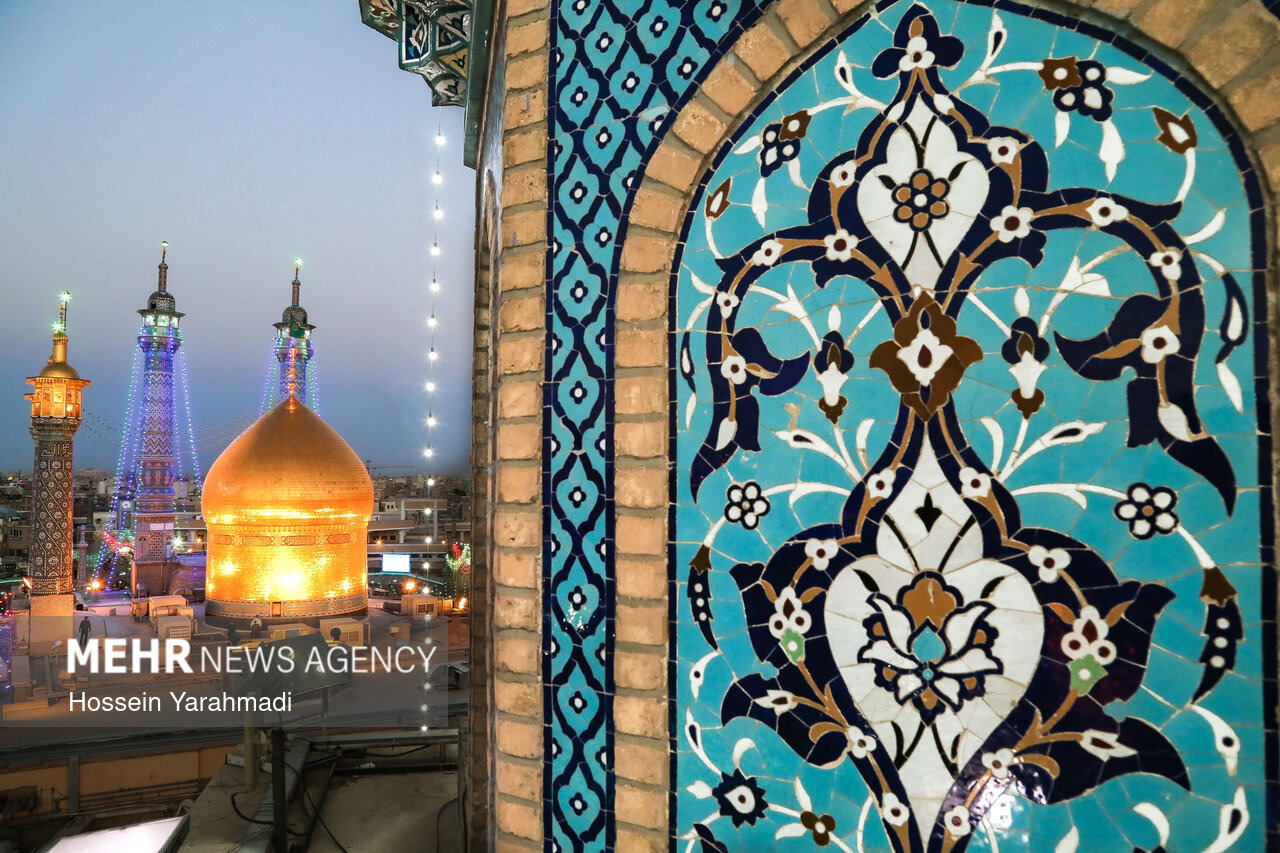 حال و هوا حرم مطهر بانوی کرامت در شب ولادت امام هادی علیه السلام