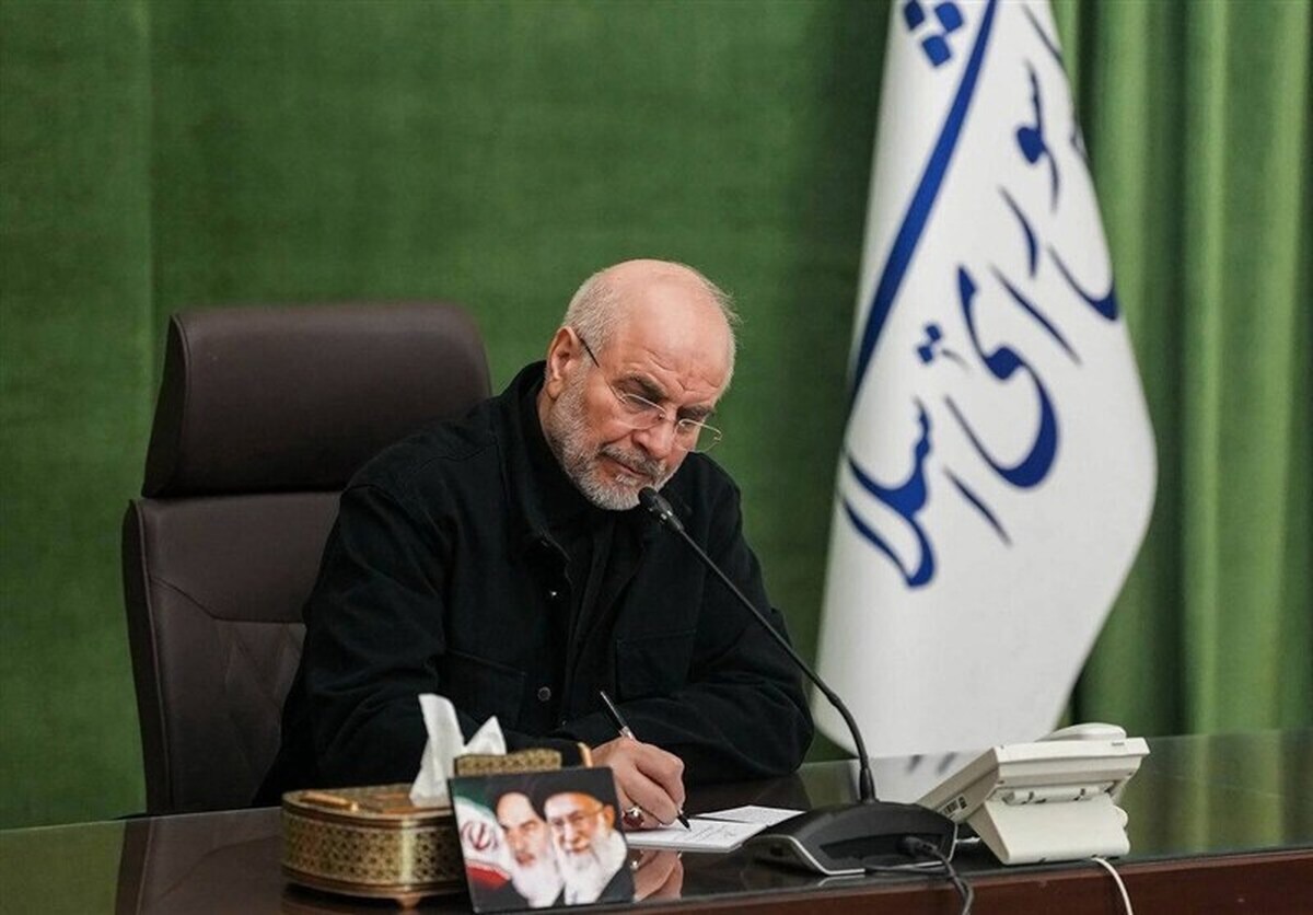 امام‌ خمینی به ما آموخت در برابر زورگویی عقب‌نشینی نکنیم