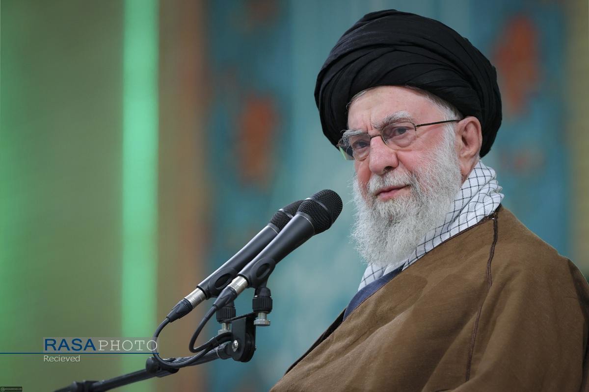 درخواست تدفین امام شهید در قم از سوی اساتید حوزه علمیه
