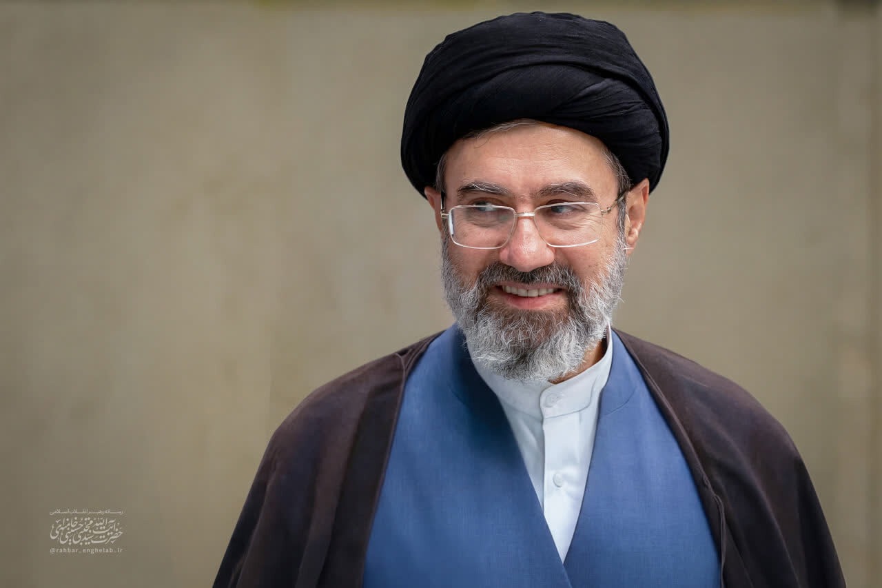 موافقت رهبر انقلاب با عفو و تخفیف مجازات دو هزار نفر از محکومان