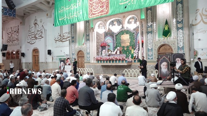 بزرگداشت امام خمینی (ره) در حرم مطهر حضرت فاطمه معصومه (س)