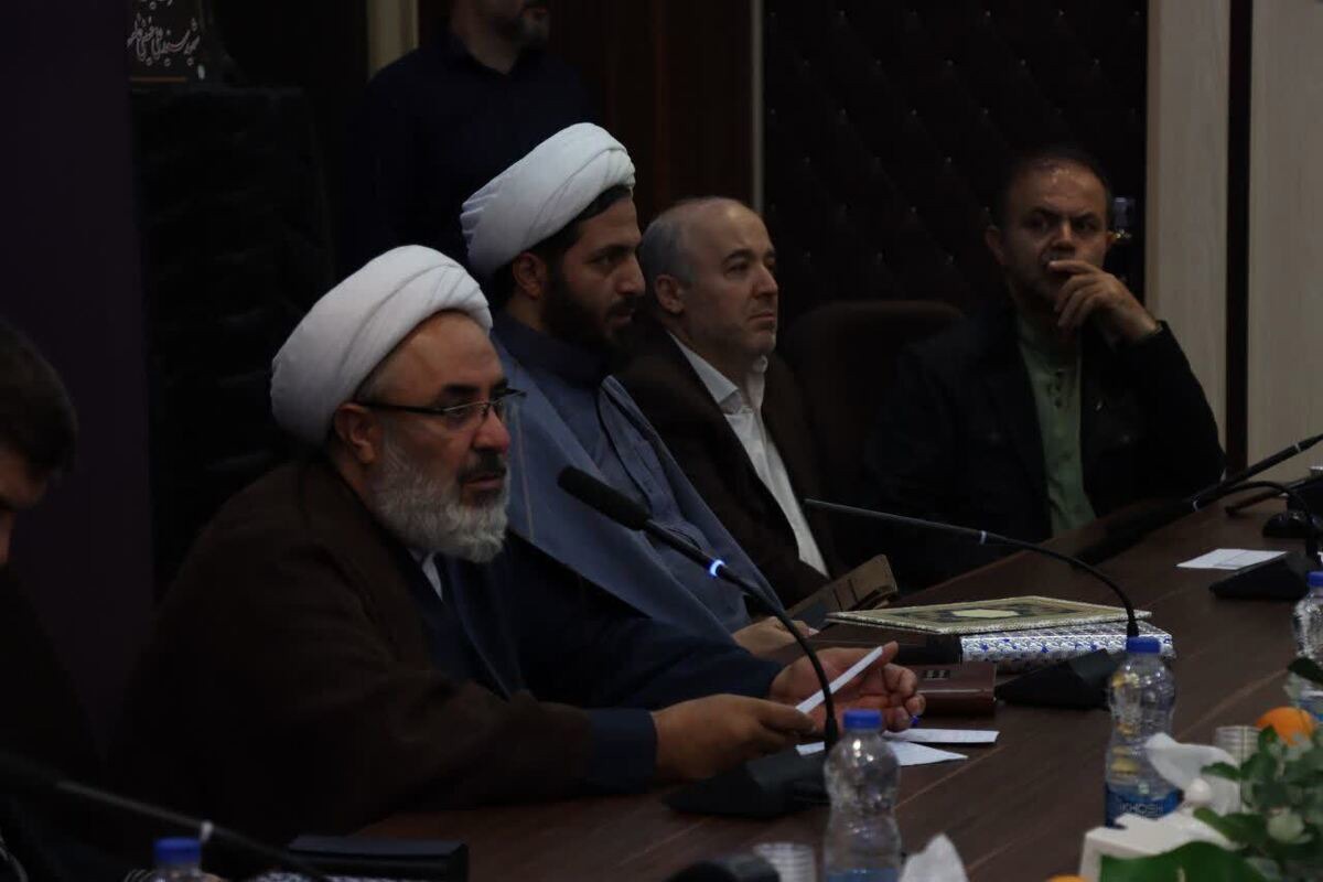 هیئات و مداحان سردمداران جریان فرهنگی هستند