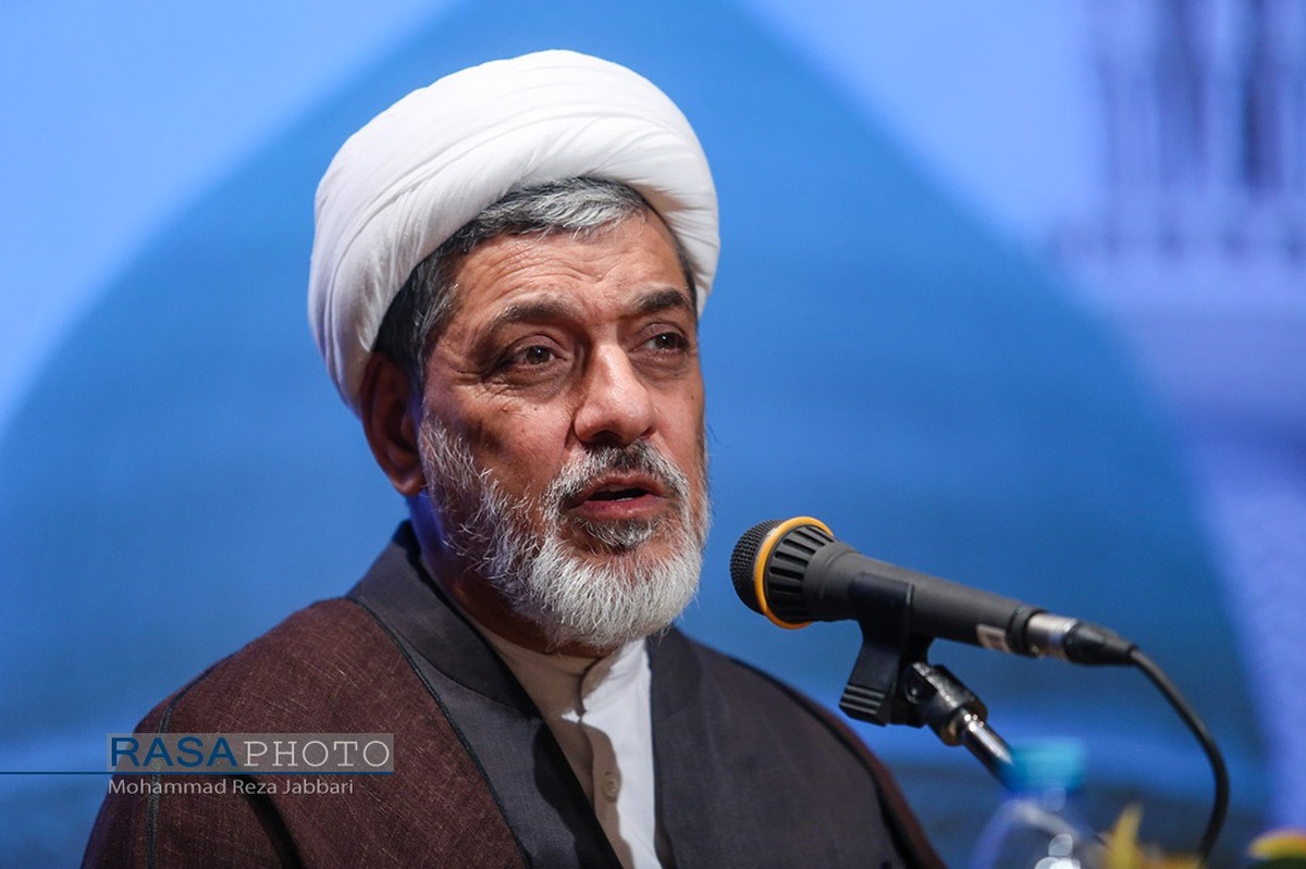 مکتب عاشورا، مکتب انسان‌سازی و تحول است