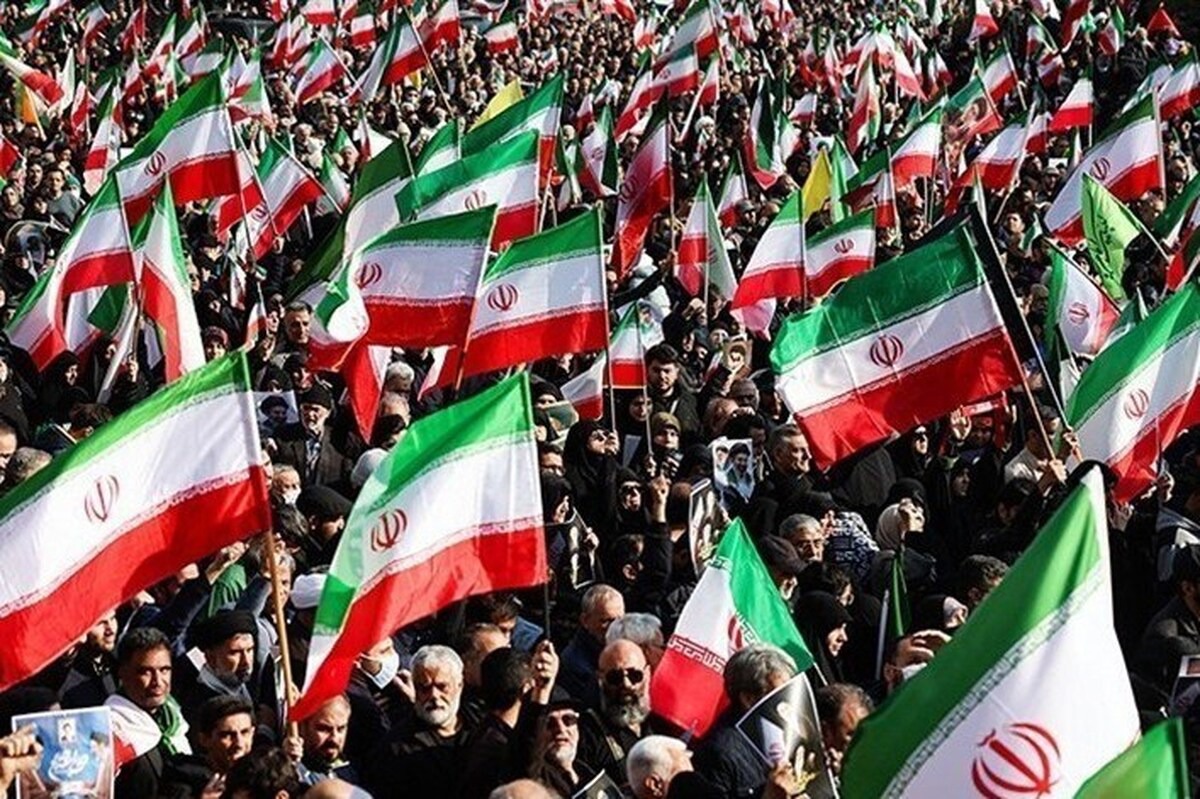 بر خاک می‌افتیم، بر شرف هرگز