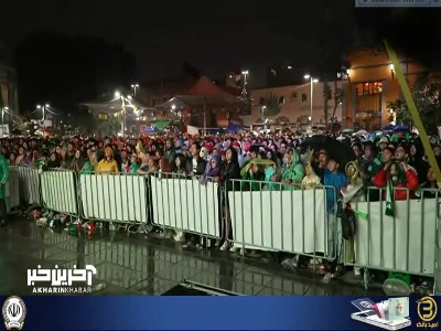 خوشحالی زیر باران شدید مکزیکوسیتی