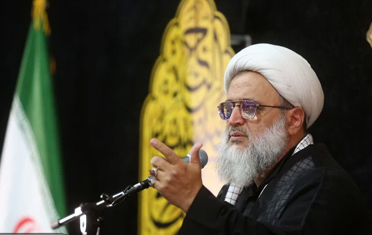 عزاداری برای سیدالشهدا(ع) یک عملیات اجتماعی برای احیای امت اسلامی است