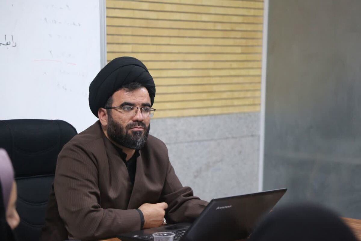 تشییع امام شهید زمینه‌ساز بعثت امت اسلام است