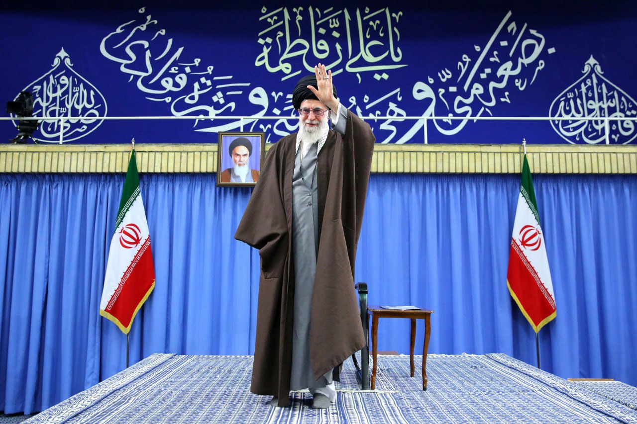 نگاهی گذرا به زندگی شخصی و کارنامه سیاسی رهبر شهید انقلاب