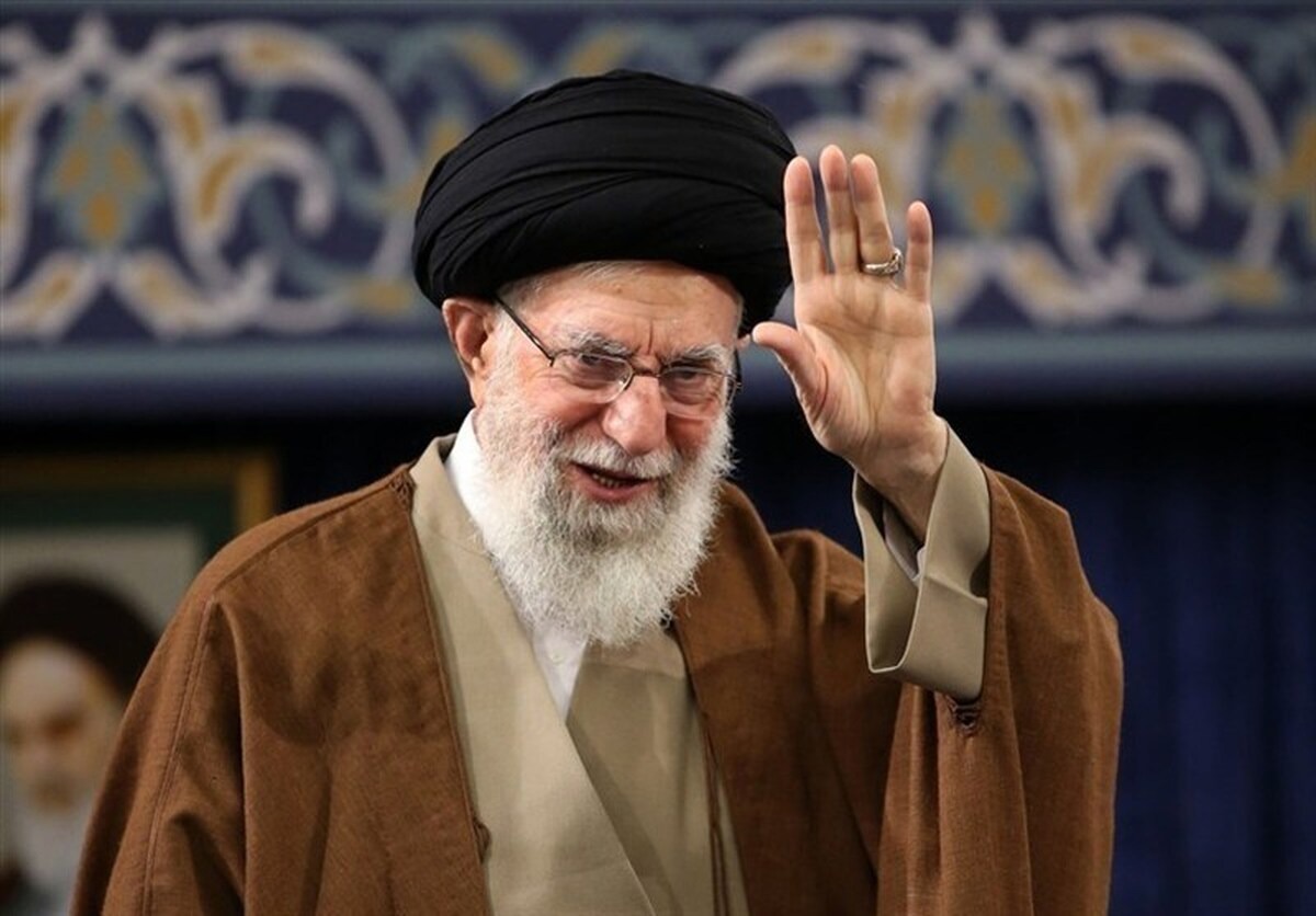 قُم در غَمِ وداع