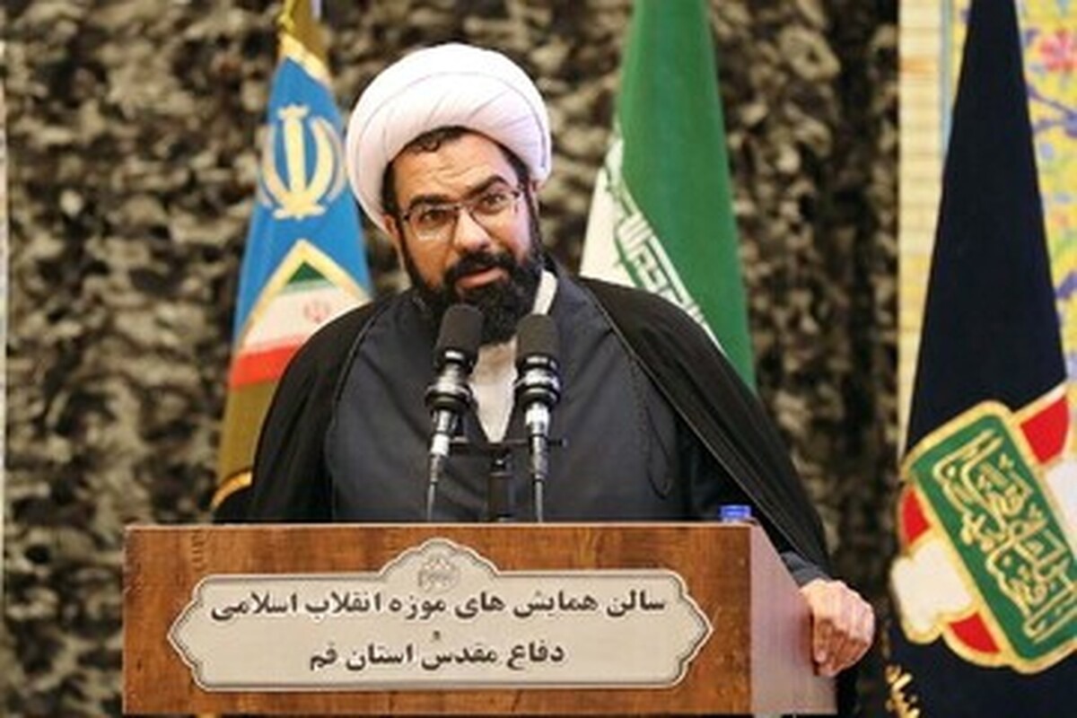 طلاب بسیجی در مراسم بدرقه آقای شهید ایران به ۱۰ هزار زائر خدمت‌رسانی کردند