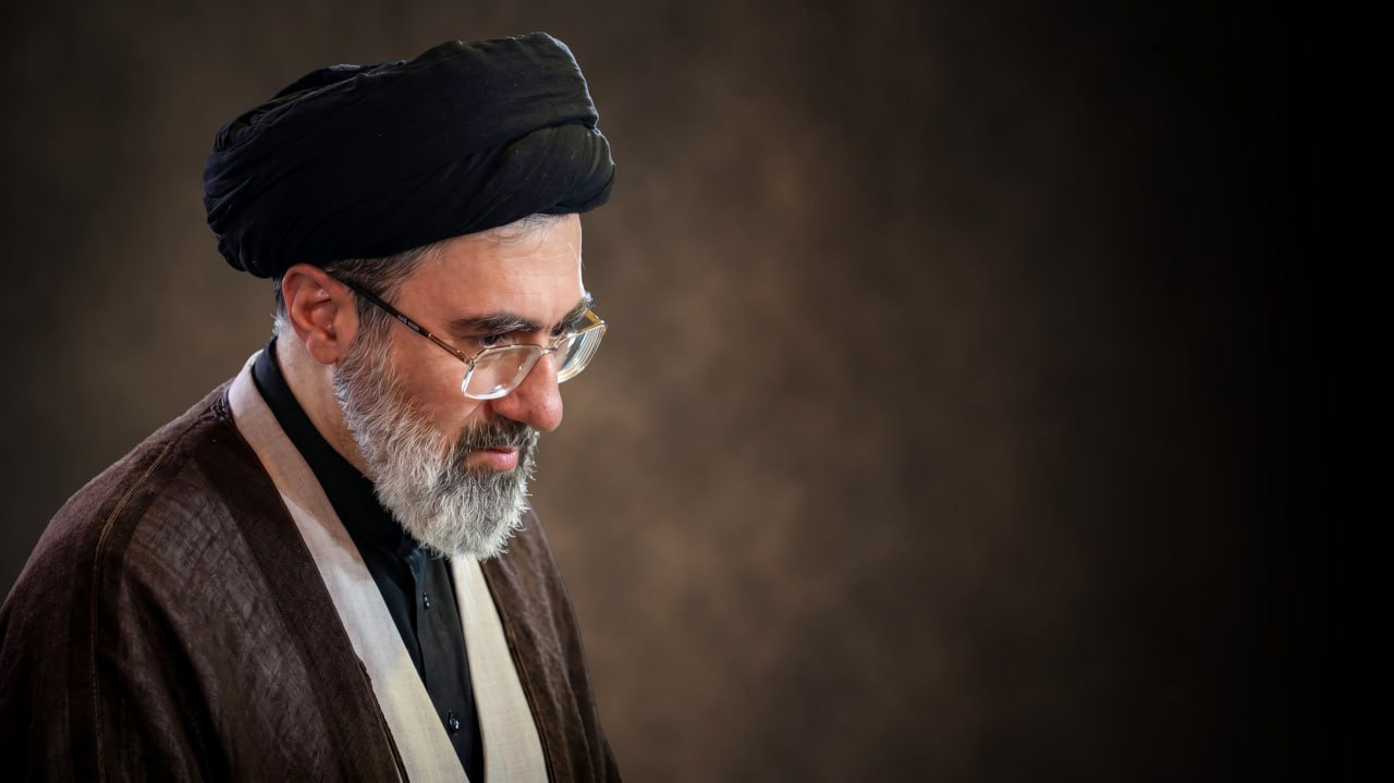 انتشار تصویری جدید از رهبر انقلاب