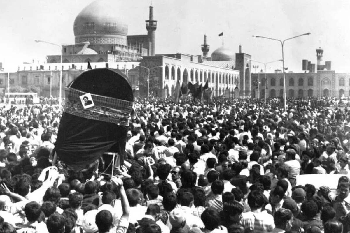 ۲۱تیر، روزی که خون‌های مردم به دست پهلوی بر روی سنگ‌های گوهرشاد ماند
