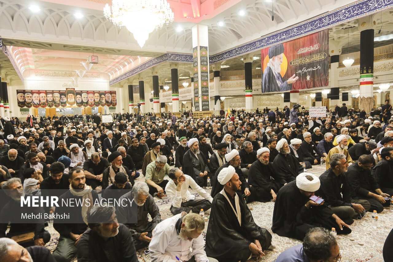 برگزاری آیین گرامیداشت رهبر شهید از سوی آیت‌الله سبحانی