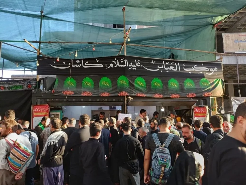 خدمت‌رسانی ۳۲ موکب کاشان و آران و بیدگل در ایام اربعین حسینی