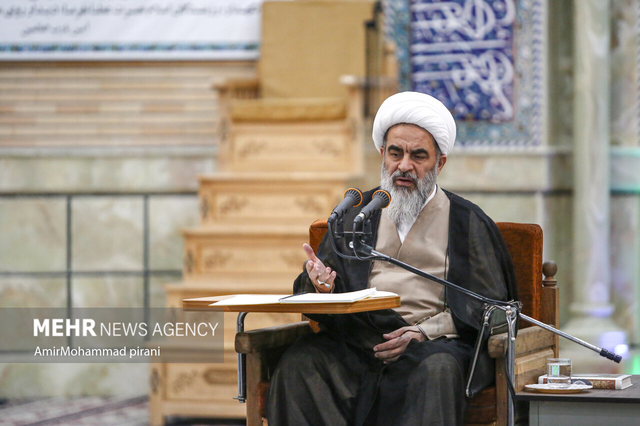 آیت‌الله فاضل: زیارت امام حسین (ع) دنیا و آخرت انسان را متحول می کند