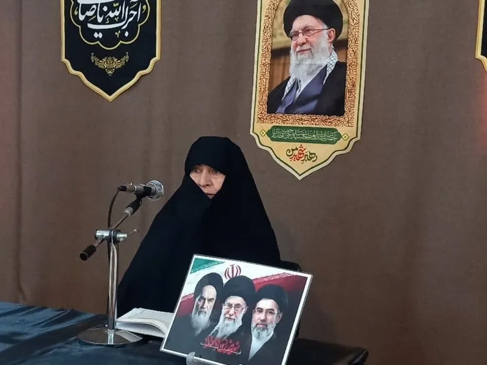 زنان با الگوگیری از حضرت زینب سفیران فرهنگی و دینی اربعین باشند