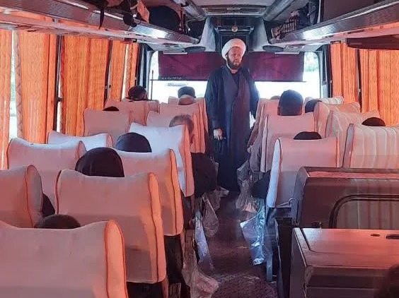 اعزام کاروان زائران روستاهای هدف قرارگاه سپاه عاشورا به کربلای معلی+ تصاویر