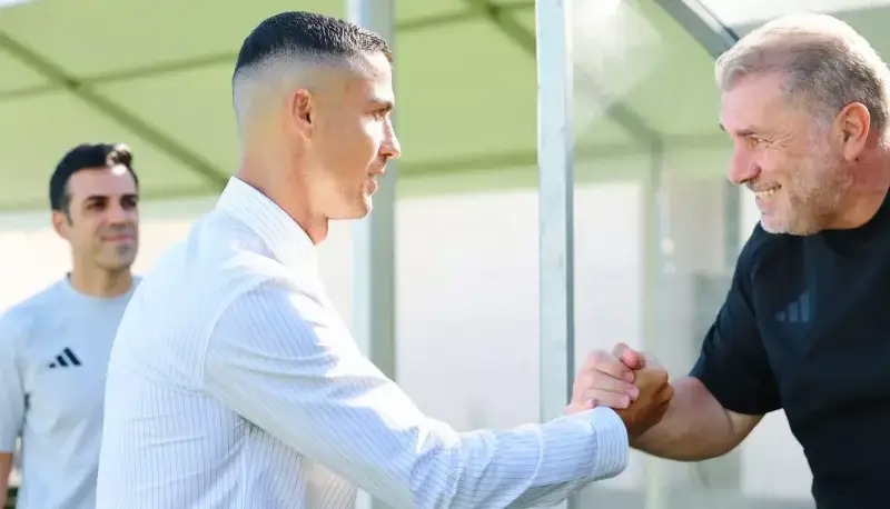رونالدو برای اولین بار در تمرین آفتابی شد