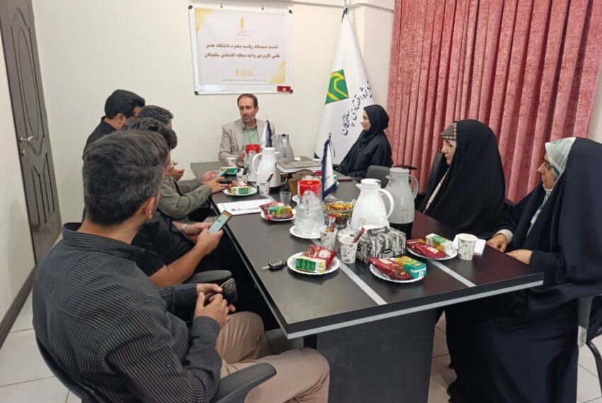 کمبودنیروی کار در سلفچگان؛ضرورت همخوانی رشته‌های دانشگاهی با بازار کار