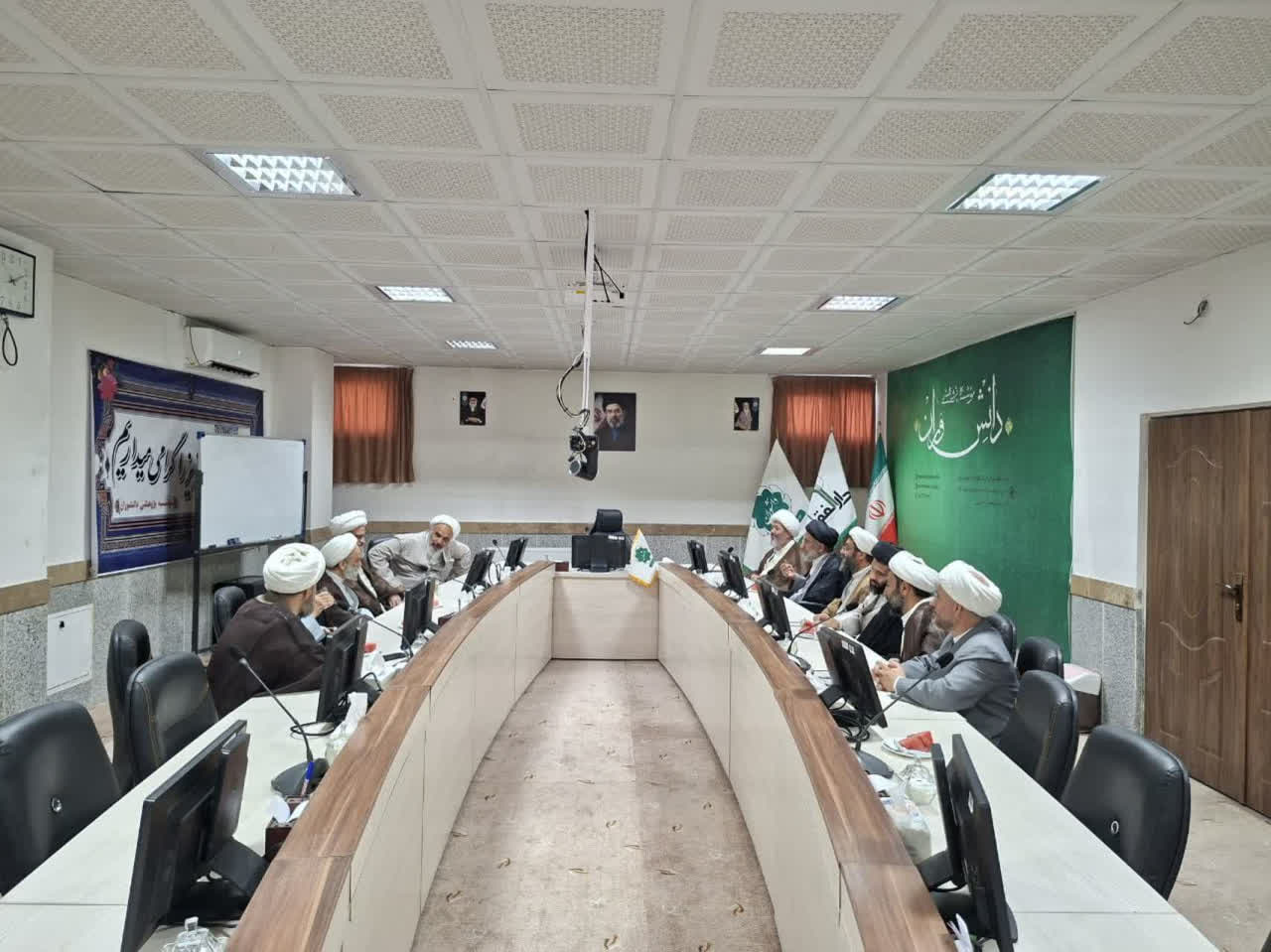 برگزاری کرسی بیان کلمات قصار نهج‌البلاغه در آستان مقدس امامزاده سیدعلی