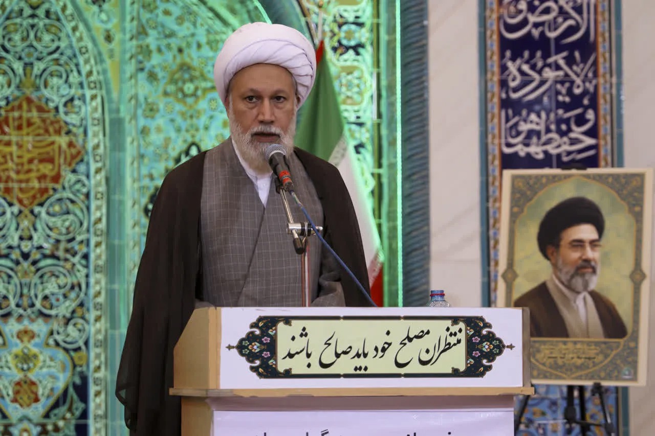 مساجد باید در جامعه دینی محور باشد