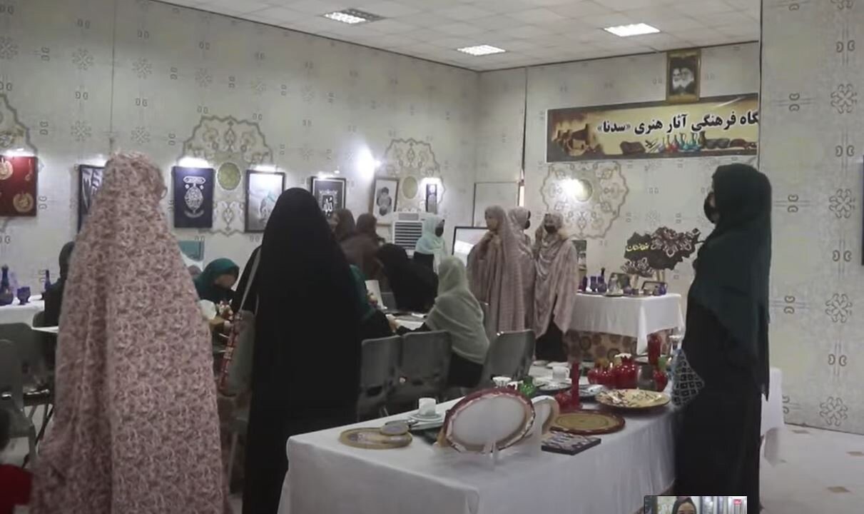 نمایش آثار زنان هنرمند افغانستان در کنسولگری ایران در هرات